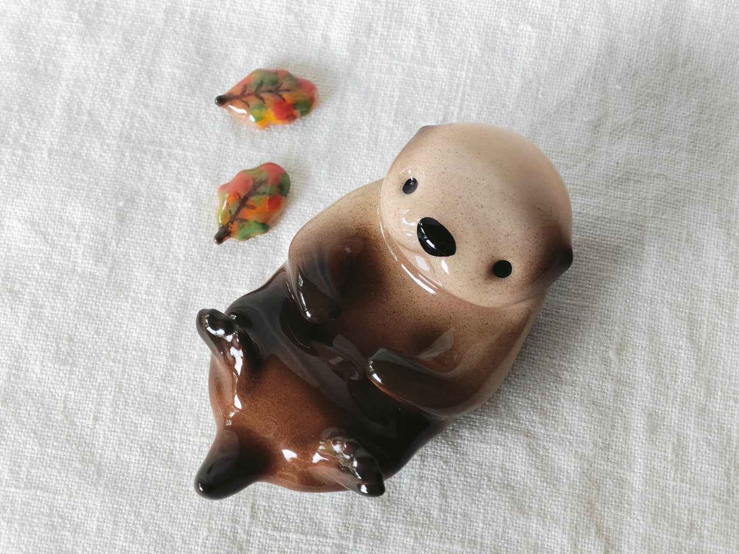 Otter with Fall Leaves (Magnetic)