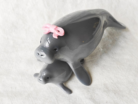 Manatee with Baby and Bow (MAGNETIC)