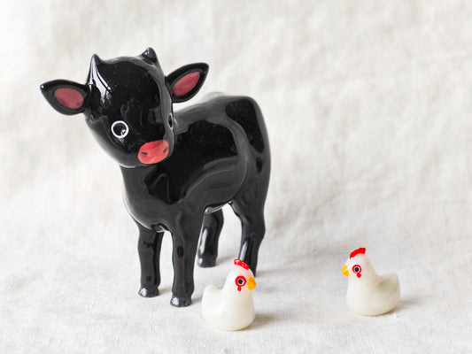 Black Cow with 2 chickens (MAGNETIC)