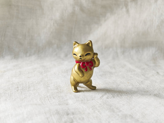 Golden Dancing Cat (NON MAGNETIC)