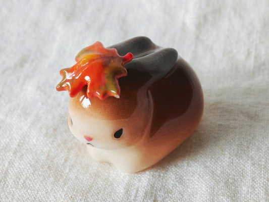 Loaf Bunny with Leaf (MAGNETIC)